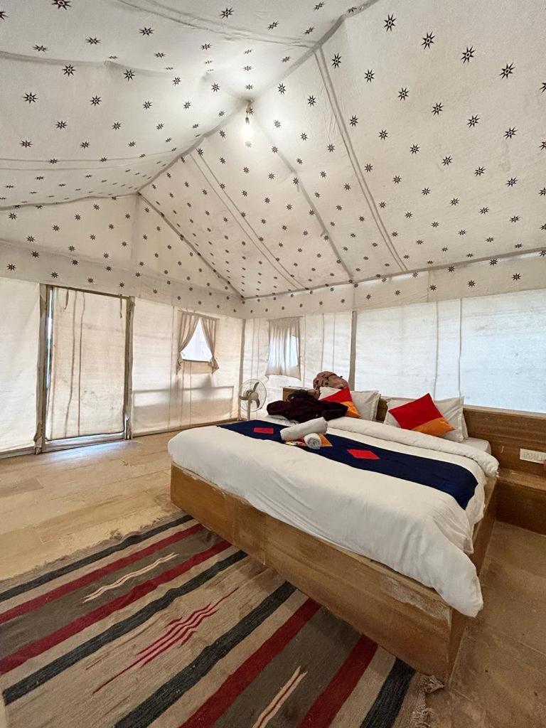 Готель Jaisan Boutique Desert Camp Джайсалмер Екстер'єр фото